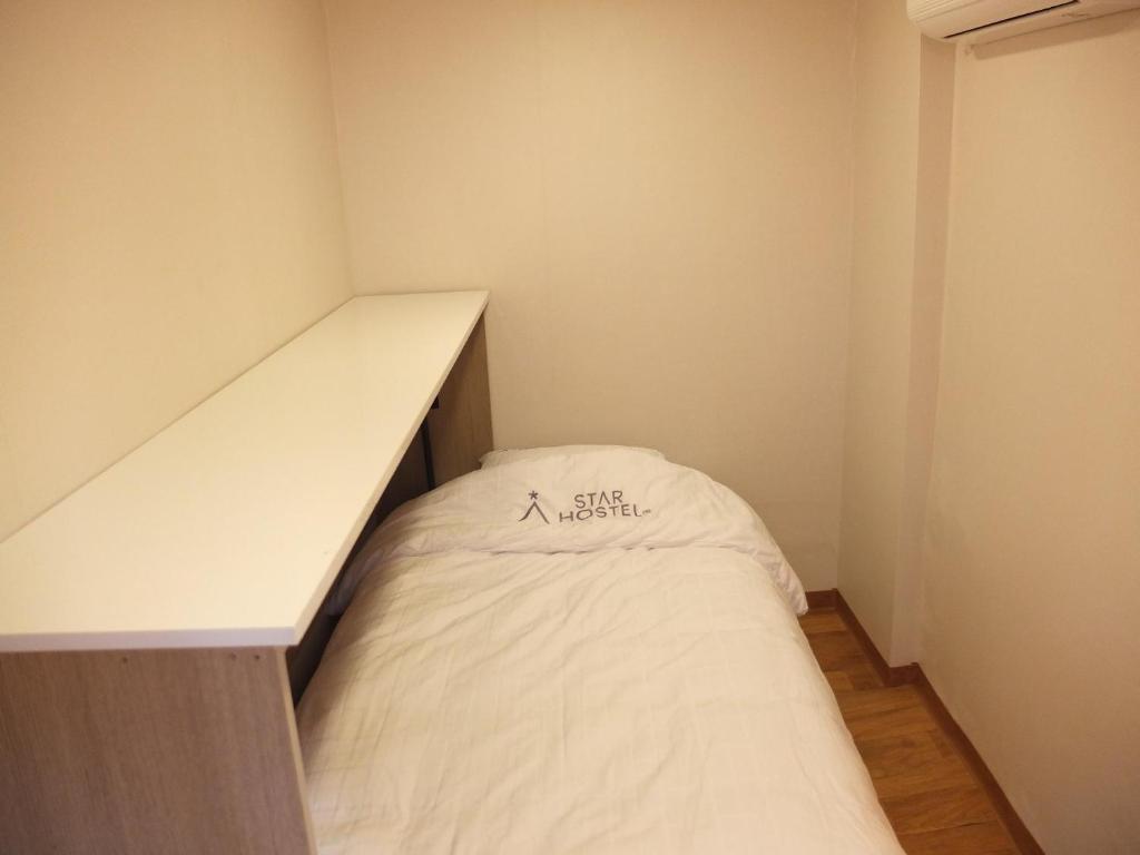 Одноместный (Одноместный номер с собственной ванной комнатой) хостела Star Hostel Seoul Dongdaemun, Сеул