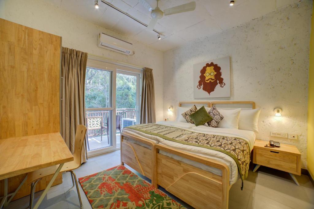 Двухместный (Deluxe Room Forest Facing) отеля The Hideaway Bedzzz Rishikesh by Leisure Hotels, Ришикеш