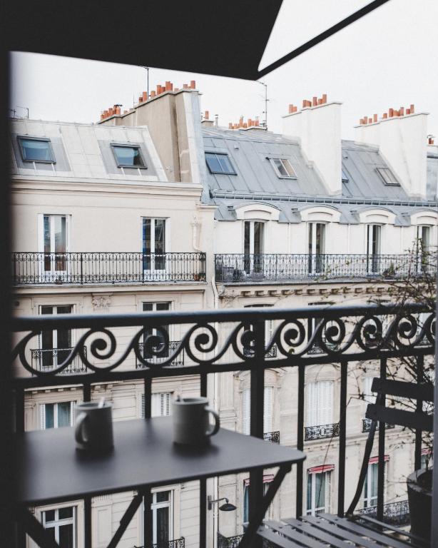 Двухместный (Двухместный номер с 1 кроватью и балконом) отеля Hôtel National Des Arts et Métiers, Париж