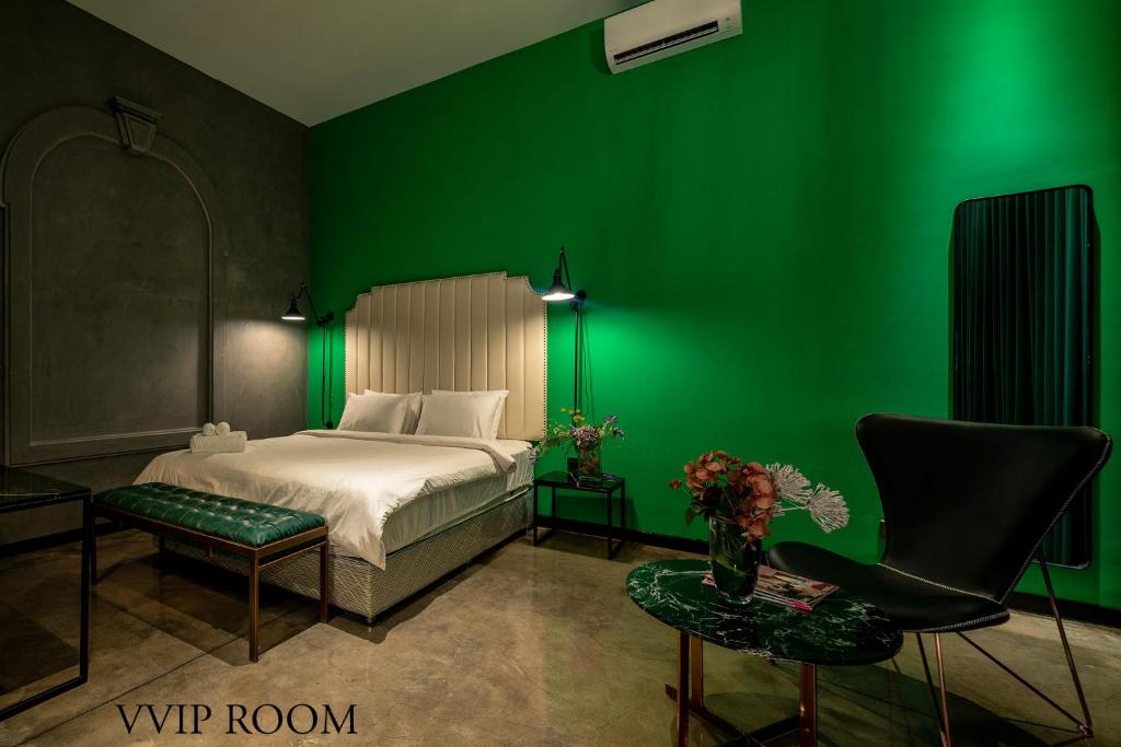 Двухместный (Двухместный номер с 1 кроватью и видом на бассейн) отеля Le Jardin Secret Saigon, Хошимин