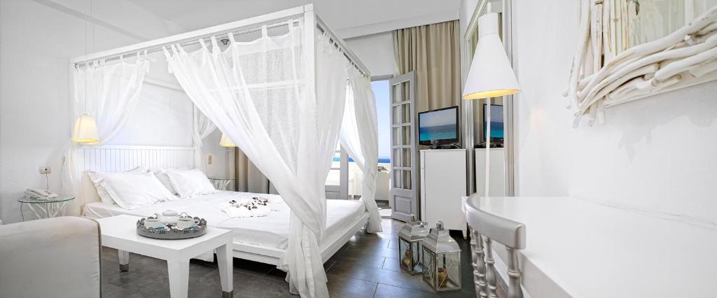 Двухместный (Двухместный номер Делюкс с 1 кроватью и балконом, вид на море) апартамента White Suites Resort, Афитос
