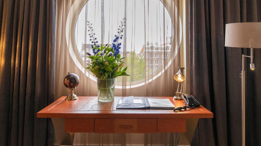 Сьюит («Королевский» пентхаус с видом на канал), Luxury Suites Amsterdam