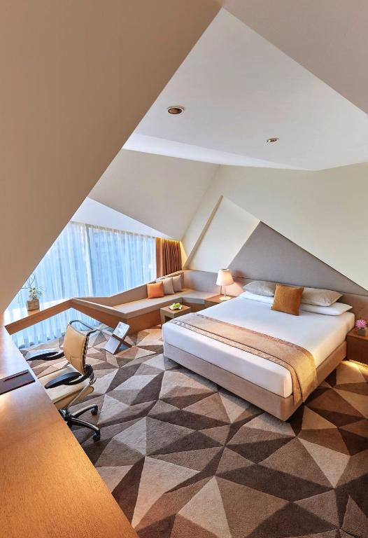 Трехместный (Deluxe Room City View King Bed), Vivanta by Taj Dwarka New Delhi