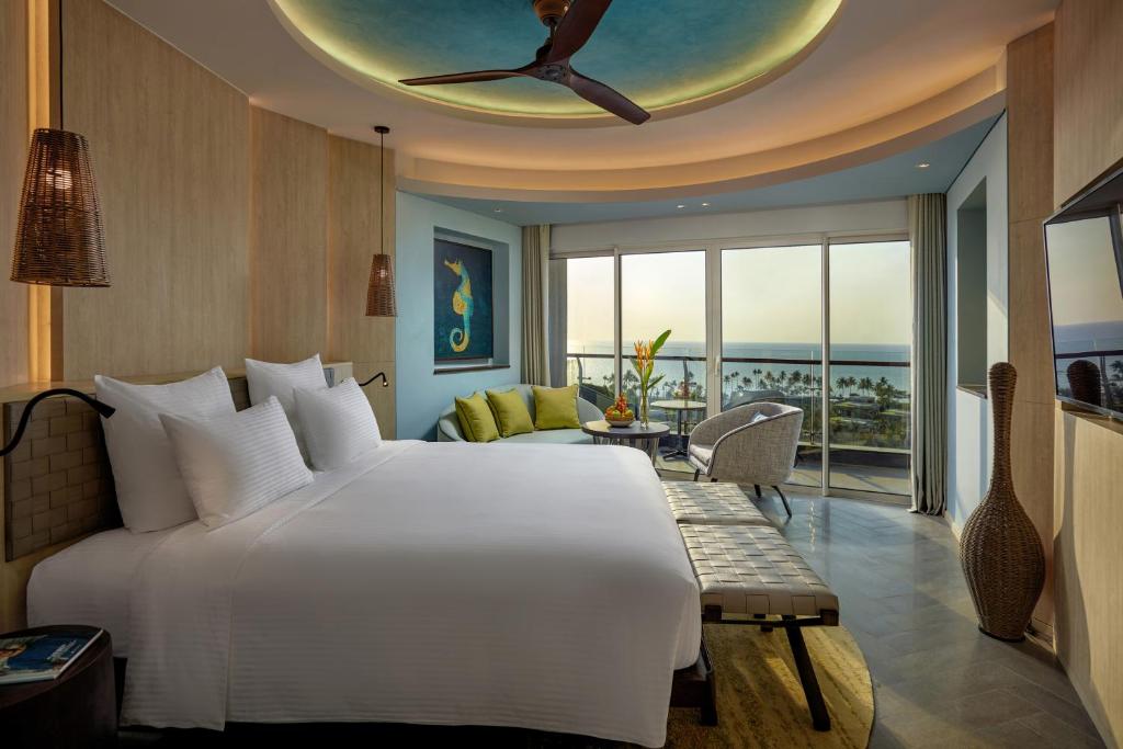 Двухместный (Номер Делюкс с кроватью размера «king-size» и видом на океан) отеля Pullman Phu Quoc Beach Resort, Дуонг-Донг