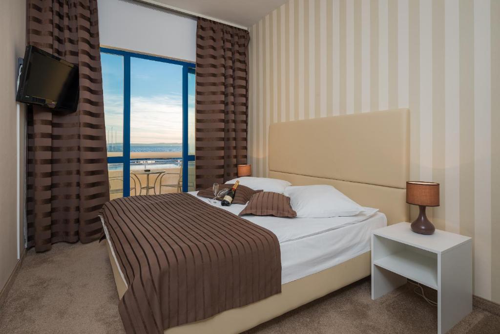 Двухместный (Двухместный номер с 1 кроватью, вид на море) отеля Hotel Jadran, Сплит