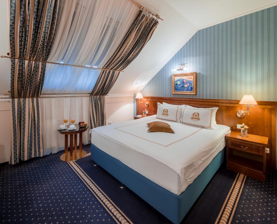 Двухместный (Стандартный двухместный номер с 1 кроватью) отеля Hotel Waldinger, Осиек