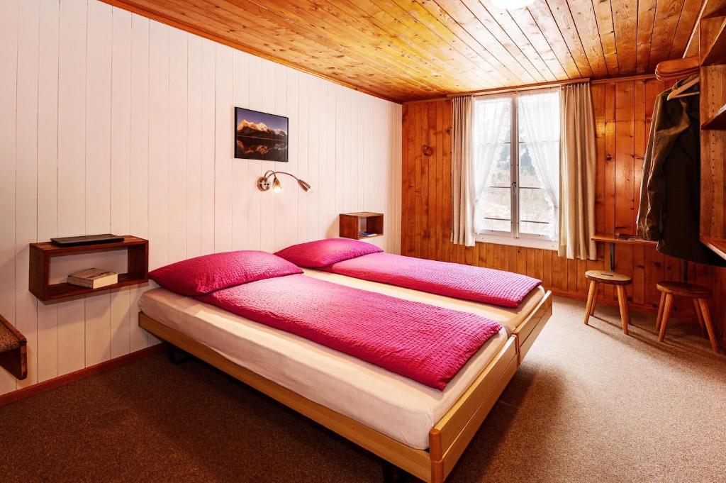 Двухместный (Двухместный номер с 1 кроватью и общей ванной комнатой) отеля Hotel Alpenblick, Гриндельвальд