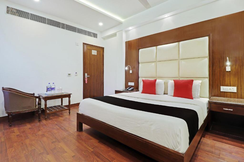 Трехместный (Классический трехместный номер), Yuvraj Deluxe - New Delhi Railway station