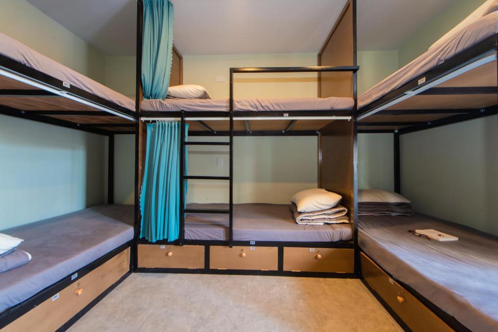 Номер (Кровать в общем номере для мужчин и женщин с 10 кроватями) семейного отеля Megi Homestay, Нячанг