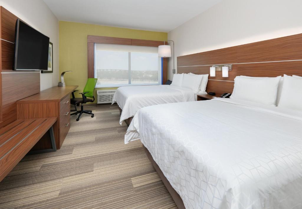 Двухместный (Номер с 2 кроватями размера «queen-size» – Для некурящих) отеля Holiday Inn Express & Suites - Dallas NW HWY - Love Field, an IHG Hotel, Даллас