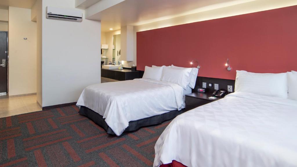 Двухместный (Двухместный номер с 2 двуспальными кроватями) отеля Holiday Inn Mexico Dali Airport, Мехико