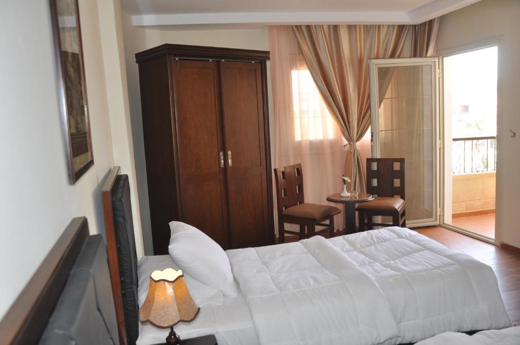 Двухместный (Двухместный номер с 2 отдельными кроватями и балконом) отеля Best View Pyramids Hotel, Каир