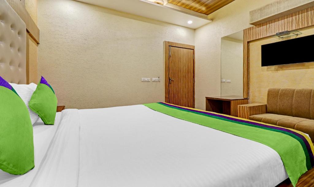 Двухместный ([Sanitized] Standard Double Room), Treebo Trend Hotel PVRX, Amritsar