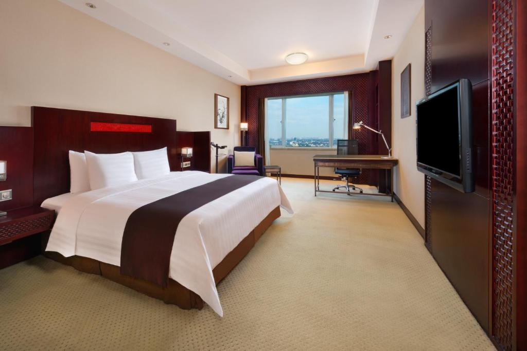 Двухместный (Клубный двухместный номер с 1 кроватью - Для некурящих) отеля Crowne Plaza Shanghai Pudong, Шанхай