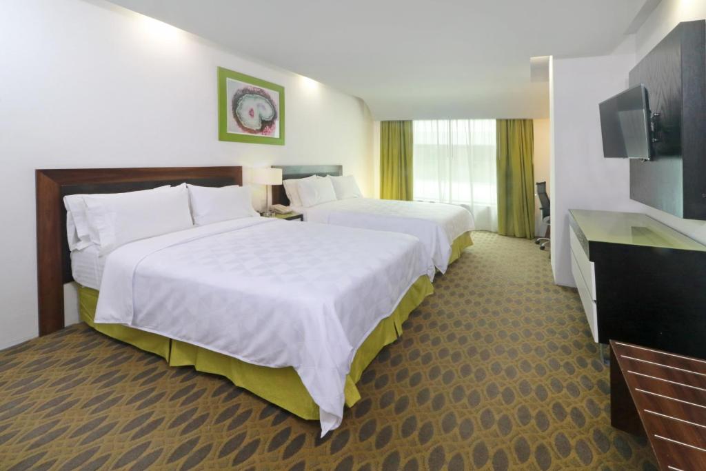 Двухместный (Стандартный двухместный номер с 1 кроватью или 2 отдельными кроватями) отеля Holiday Inn Queretaro Zona Krystal, Керетаро