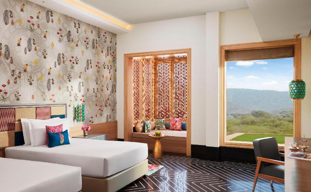 Двухместный (Роскошный номер с 2 односпальными кроватями) курортного отеля lebua Resort, Джайпур