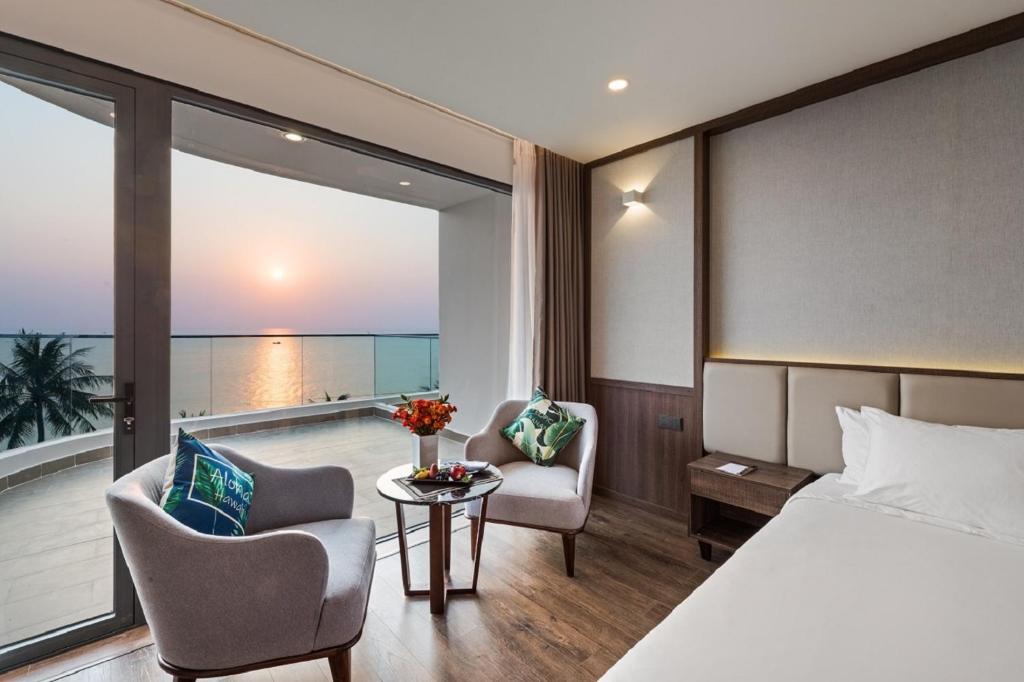 Двухместный (Двухместный номер Делюкс с 2 отдельными кроватями, панорамный вид на океан) отеля Sunset Beach Resort and Spa, Дуонг-Донг