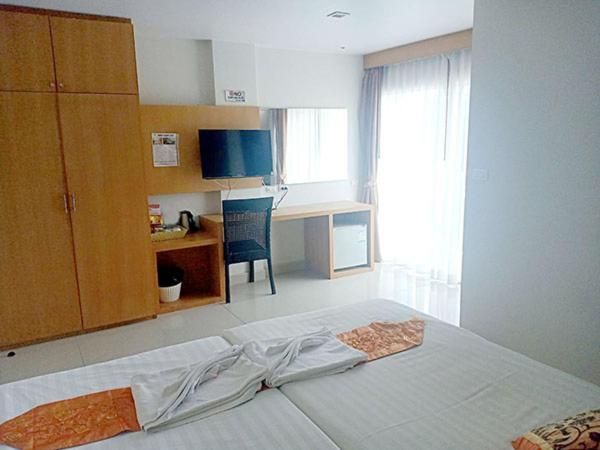 Двухместный (Улучшенный двухместный номер с 1 кроватью) отеля PKL Residence, Пхукет