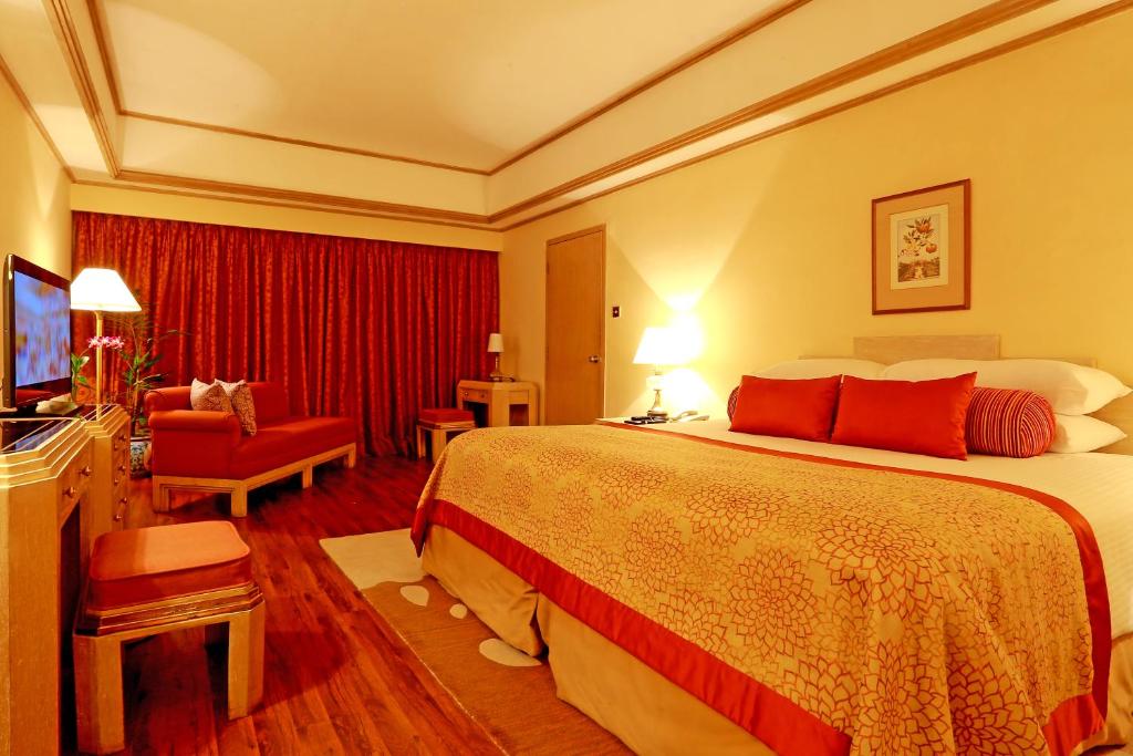 Сьюит (Роскошный люкс с 1 спальней и видом на океан) отеля Taj Samudra, Коломбо
