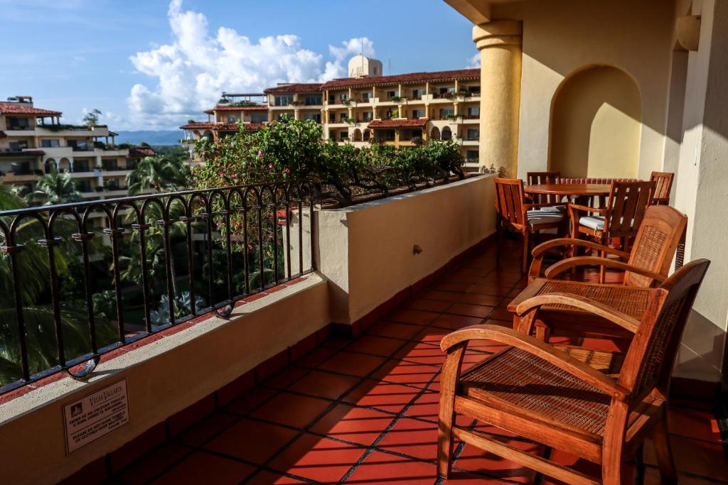 Сьюит (Люкс с 3 спальнями) курортного отеля Velas Vallarta Suite Resort All-Inclusive, Пуэрто-Вальярта