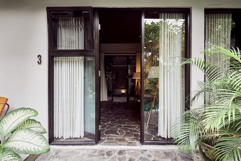 Сьюит (Люкс с видом на бассейн), Outpost Ubud Penestanan Coworking & Coliving