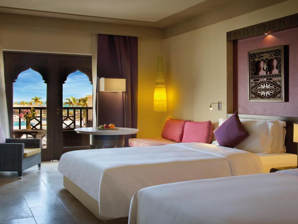 Двухместный (Двухместный номер Делюкс с 2 отдельными кроватями, вид на океан) курортного отеля Salalah Rotana Resort, Салала