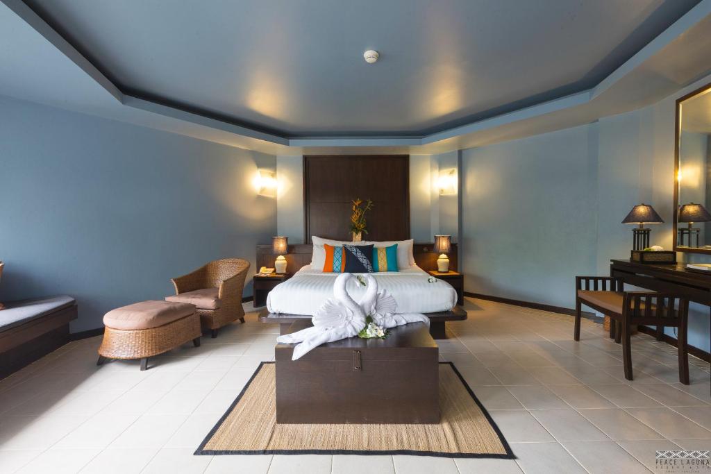 Двухместный (Улучшенный коттедж с двуспальной кроватью или 2 односпальными кроватями) курортного отеля Peace Laguna, Краби