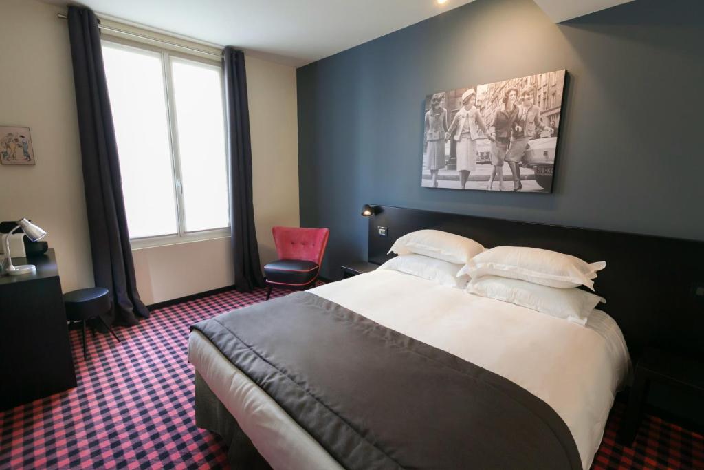 Двухместный (Двухместный номер с 1 кроватью или 2 отдельными кроватями, вид во внутренний двор) отеля Helussi Hôtel, Париж