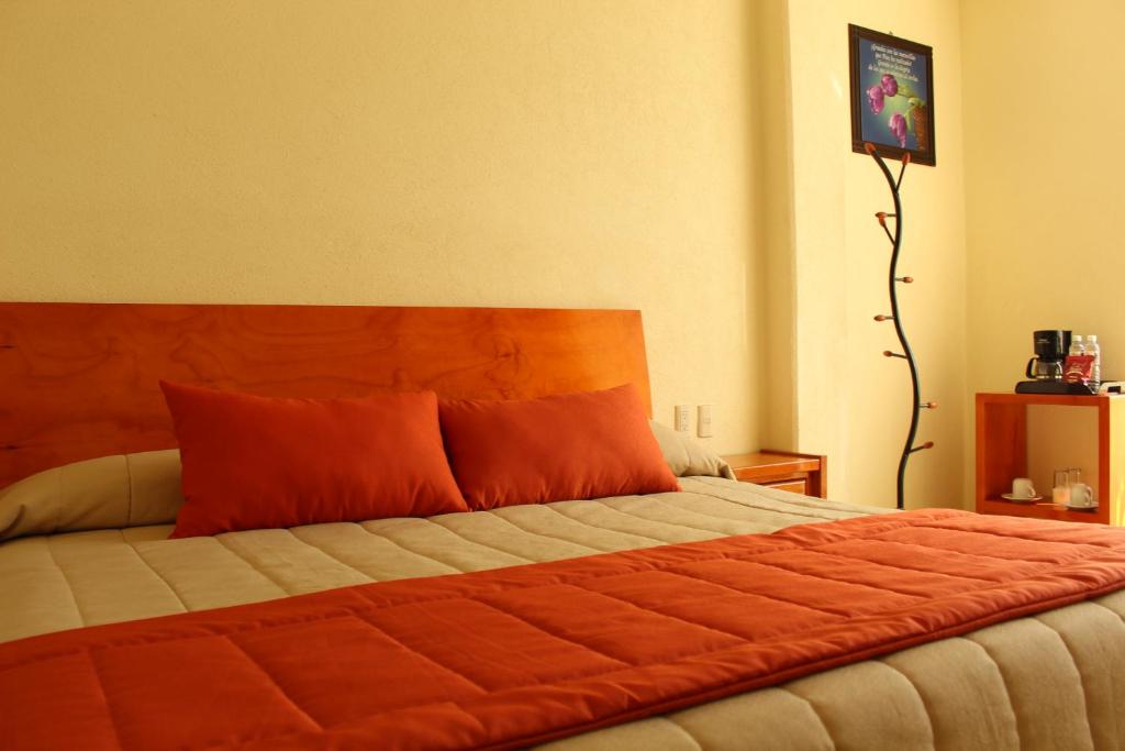Двухместный (Номер с кроватью размера «king-size») отеля Hotel Señorial Tlaxcala, Тласкала-де-Хикотенкатль