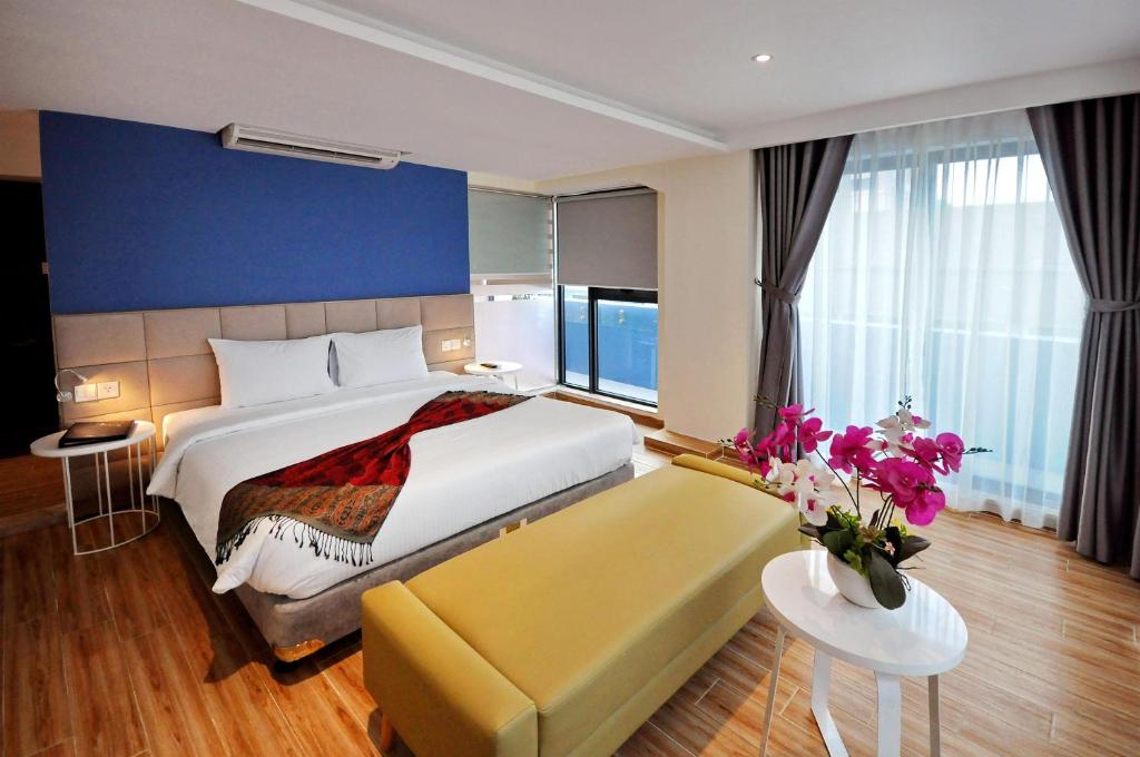 Двухместный (Номер с кроватью размера «king-size» и видом на море) отеля ANRIZON HOTEL NHA TRANG, Нячанг