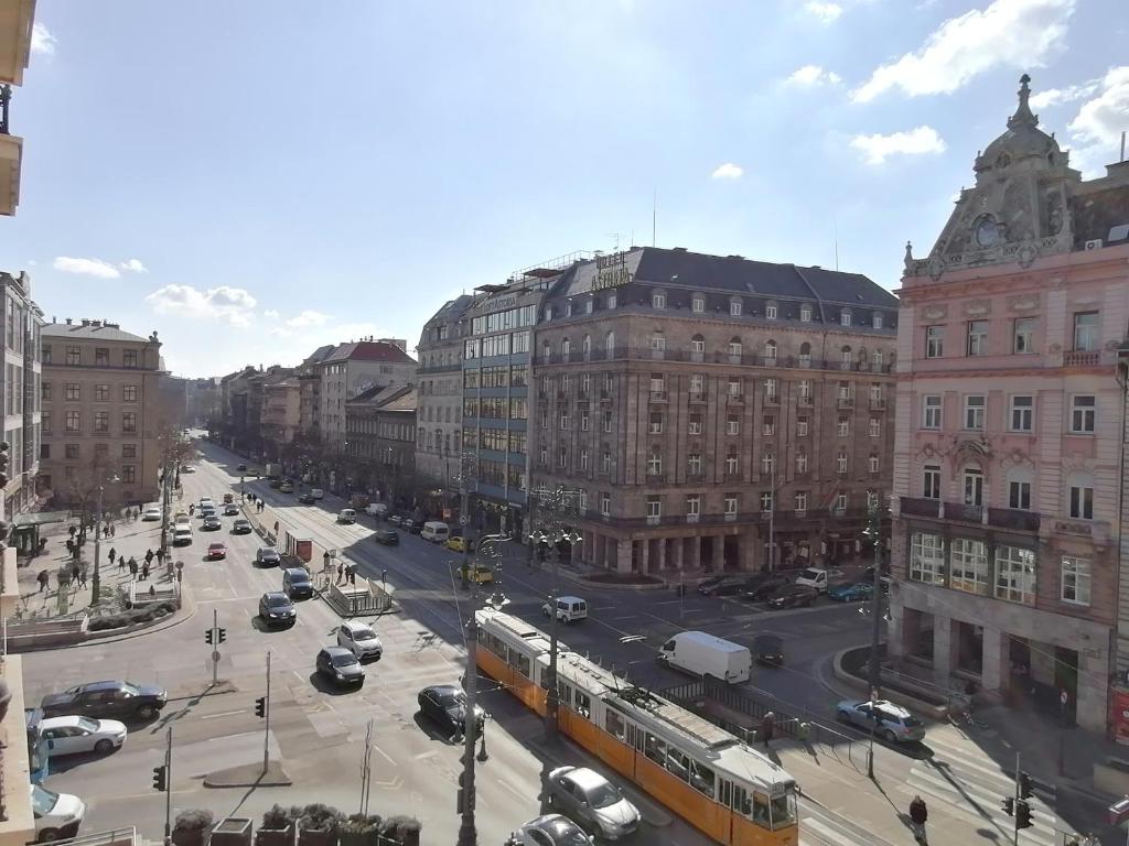 Двухместный (Двухместный номер с 2 отдельными кроватями, вид на сад), Bauhaus Astoria Hostel