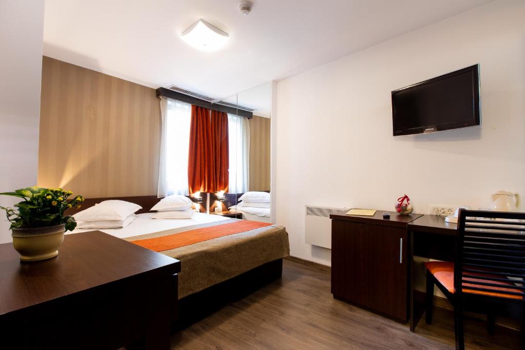 Двухместный (Двухместный номер эконом-класса с 1 кроватью) отеля Hotel Tempo, Бухарест