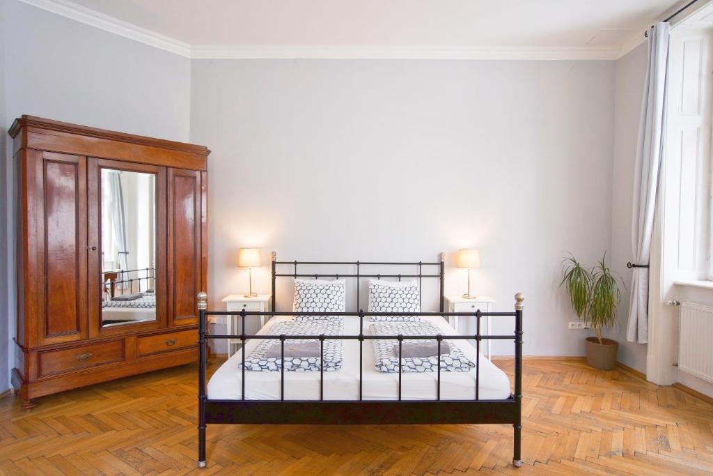 Двухместный (Стандартный двухместный номер с 1 кроватью и общей ванной комнатой) гостевого дома Jacob Brno, Брно