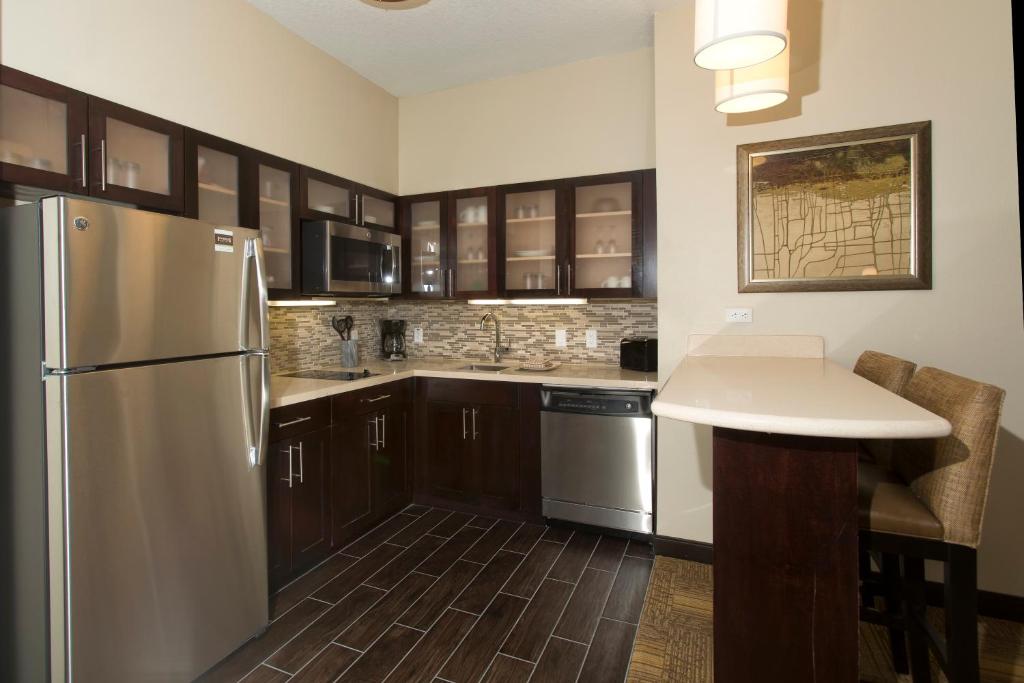 Семейный (Standard Room (No Resort Fee)), Staybridge Suites Orlando at SeaWorld, an IHG Hotel