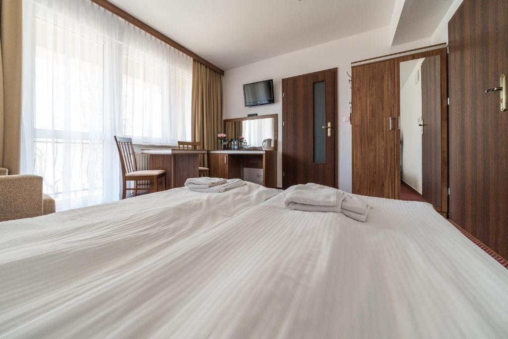Двухместный (Двухместный номер с 1 кроватью и балконом) отеля Adamar, Ястшембя Гора