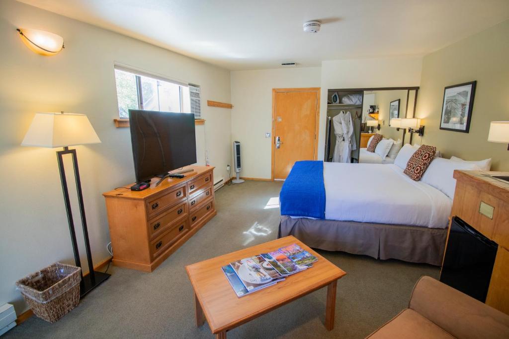 Двухместный (Номер Делюкс с кроватью размера «king-size») отеля Aspen Mountain Lodge, Аспен