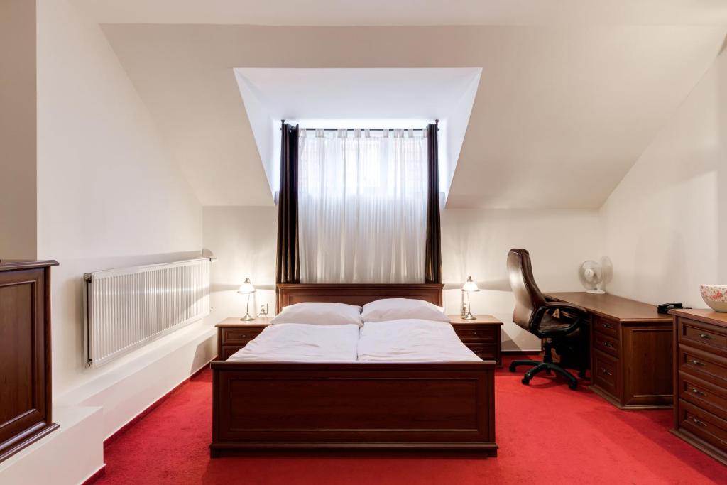 Двухместный (Представительский двухместный номер с 1 кроватью и камином) отеля Koruna, Прага