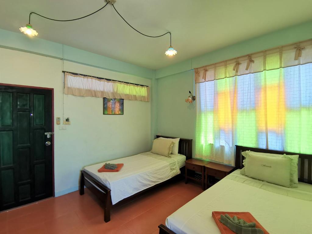 Двухместный (Двухместный номер с 2 отдельными кроватями) отеля Baan Por Jai, Ко Ланта