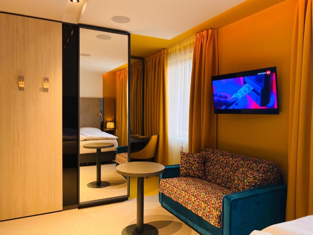 Двухместный (Двухместный номер Делюкс с 1 кроватью) отеля Hotel Color, Братислава