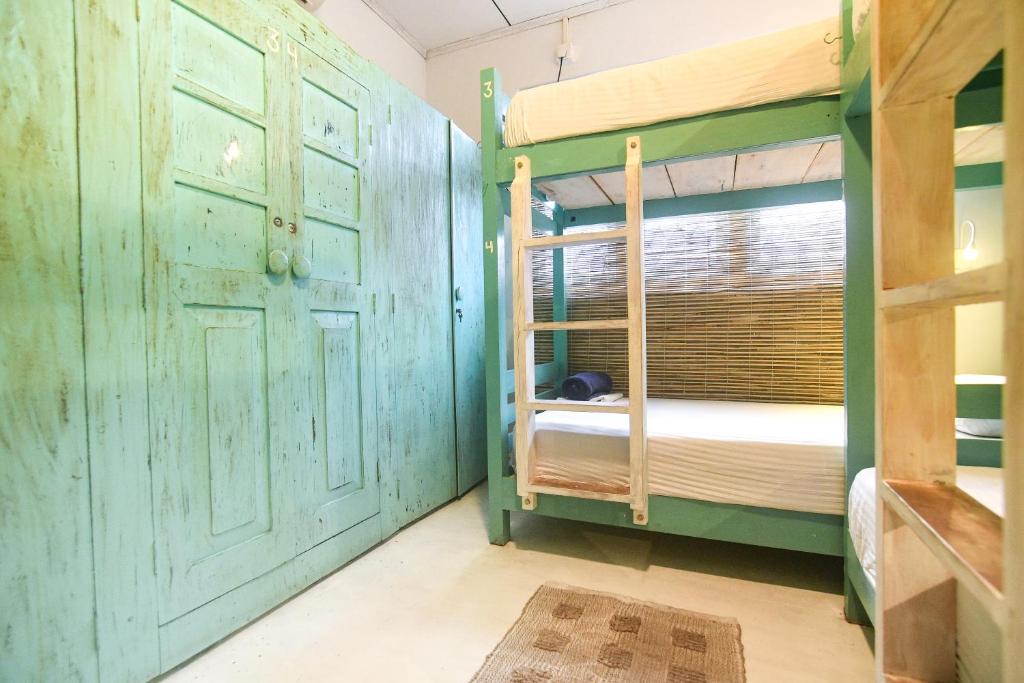 Номер (Кровать в общем номере для женщин с 4 кроватями) хостела Beatroot Hostels, Велигама