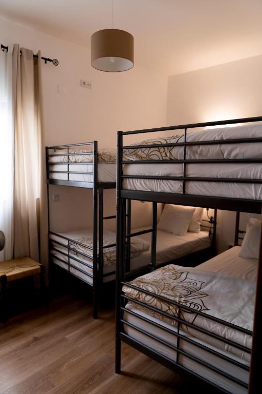 Номер (Кровать в общем 4-местном номере для мужчин и женщин) хостела OceanOasis Hostel, Ольян