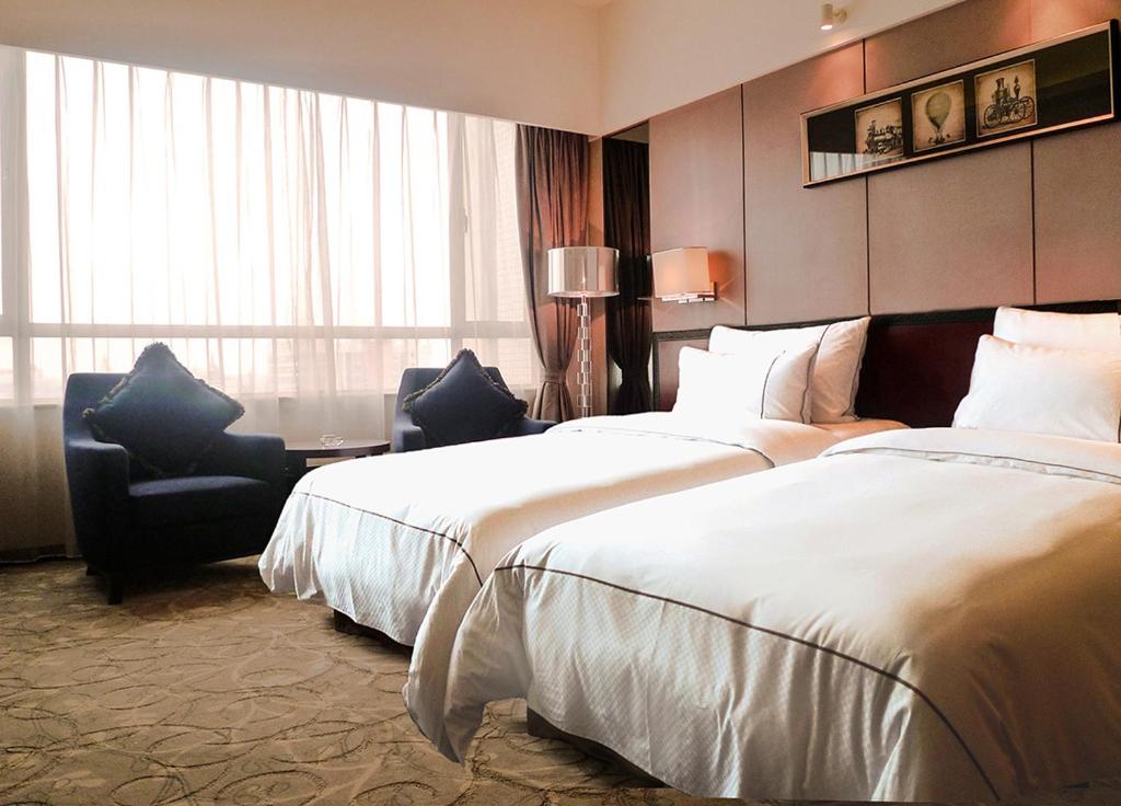 Двухместный (Номер эконом-класса с кроватью размера «queen-size», без окон) отеля Cavan Hotel, Гуанчжоу