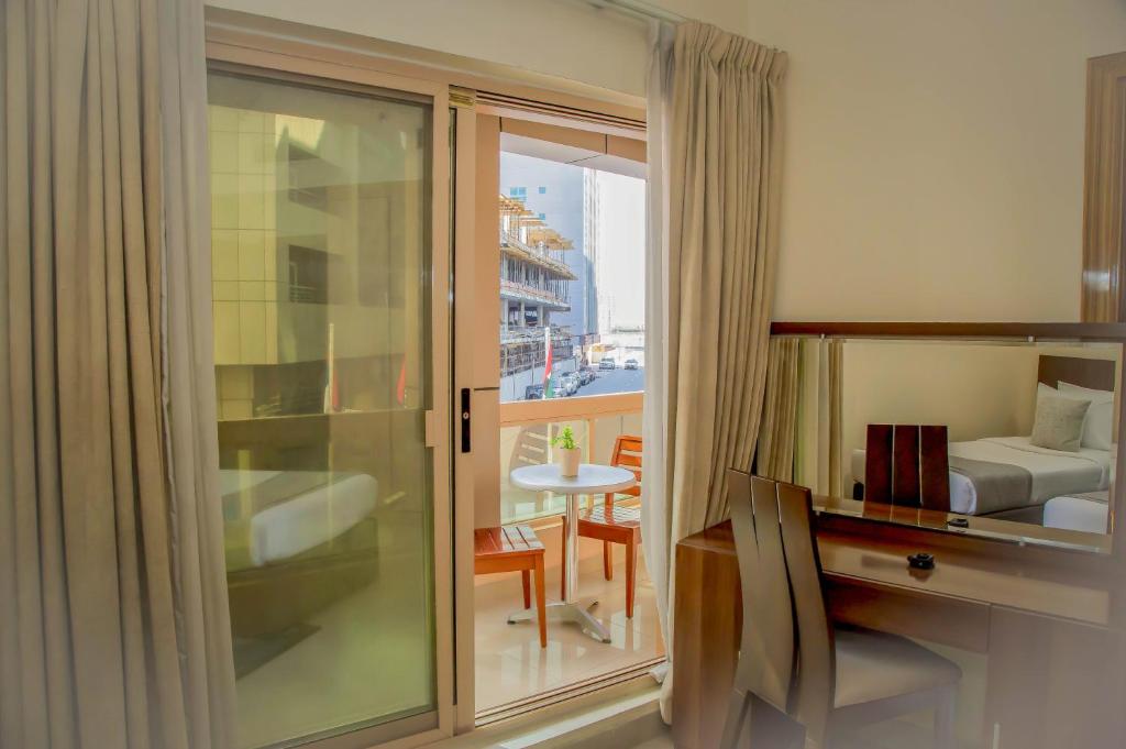 Апартаменты (Апартаменты с 1 спальней) апарт-отеля Al Barsha Hotel Apartments by Mondo, Дубай