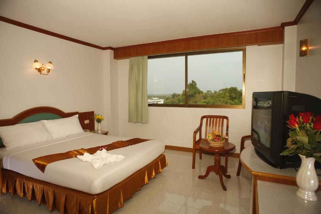 Двухместный (Улучшенный двухместный номер с 1 кроватью) отеля Boon Siam, Краби