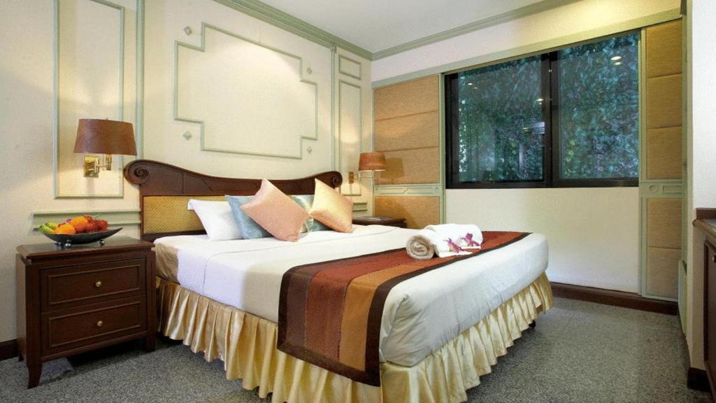 Одноместный (Улучшенный одноместный номер) отеля Majestic Suites, Бангкок