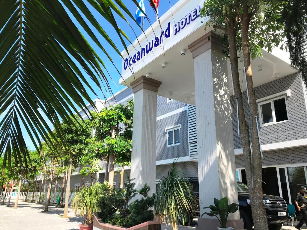 Oceanward Hotel & Resort
