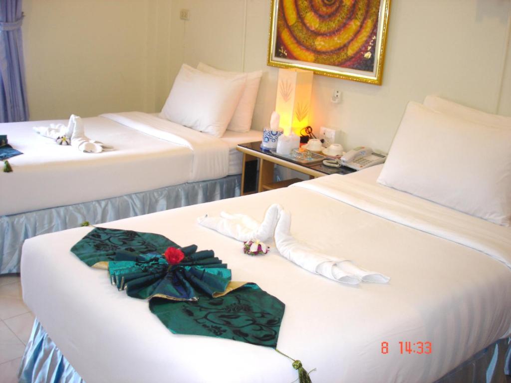 Двухместный (Улучшенный двухместный номер с 2 отдельными кроватями) хостела Lamai Apartment, Пхукет