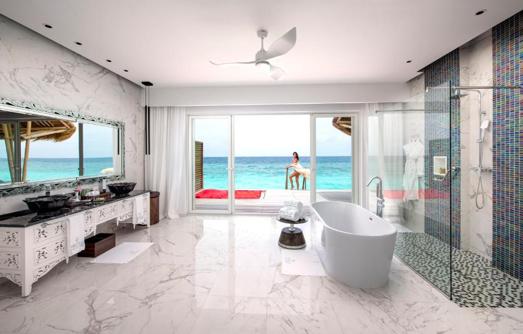 Двухместный (Вилла на воде) курортного отеля Emerald Maldives Resort & Spa-Platinum All Inclusive, Фасмендху
