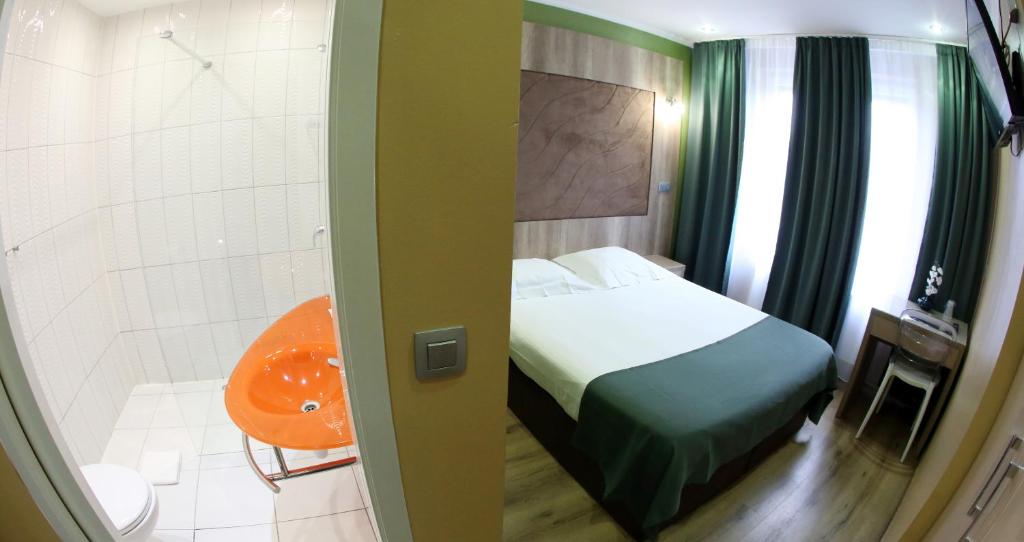 Двухместный (Двухместный номер «Комфорт» с 1 кроватью) отеля Hotel Phenix, Брюссель