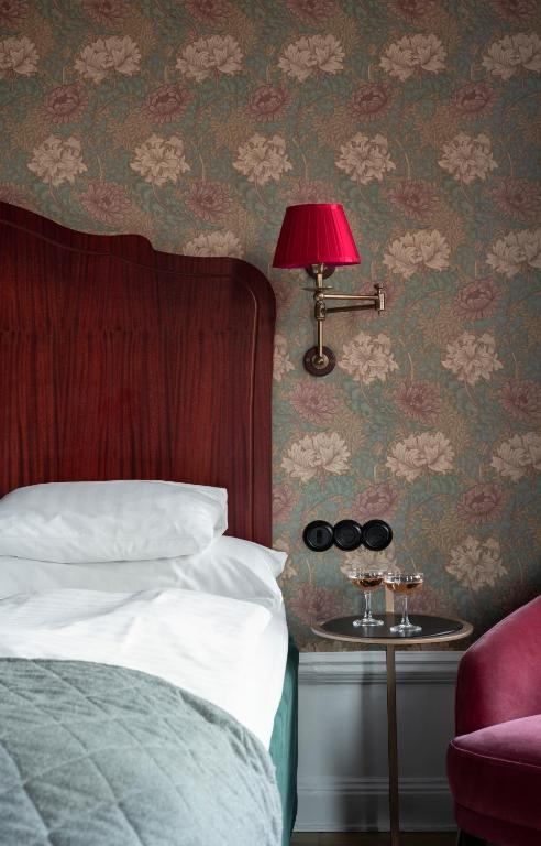 Двухместный (Улучшенный двухместный номер с 1 кроватью или 2 отдельными кроватями) отеля Hotel Kung Carl; BW Premier Collection, Стокгольм